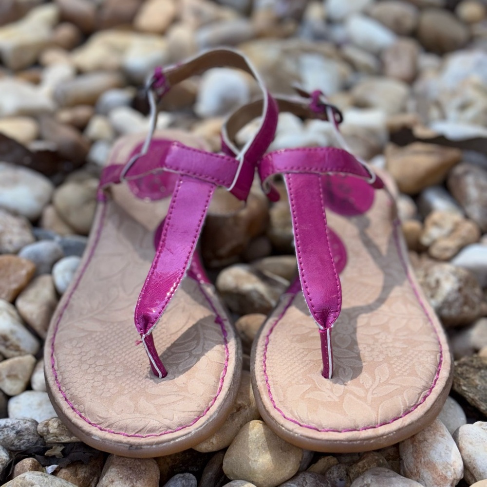 BOC Born women's sandals pink ankle straps minimalist Cushion sole Size 7